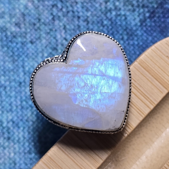 Rainbow Moonstone Heart Ring Size 8 Hand Crafted 925 Sterling Silver Overlay - Picture 1 of 10